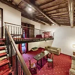 Castello Orsini 酒店 Nerola