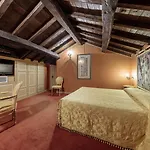 Castello Orsini 酒店 Nerola