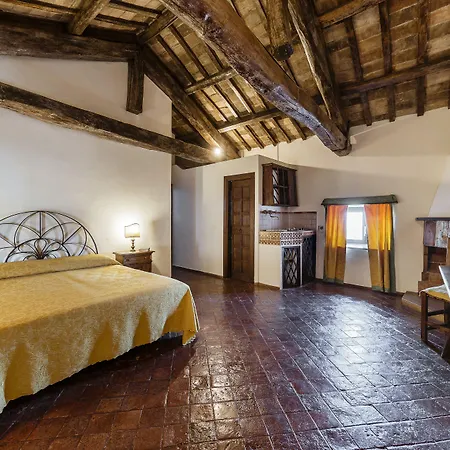 Castello Orsini 호텔