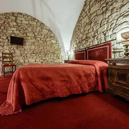 Castello Orsini 호텔 5*