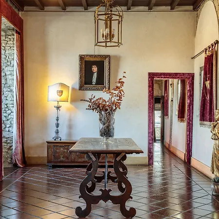 Castello Orsini 호텔 5*