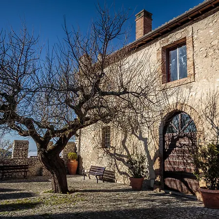 Castello Orsini 호텔