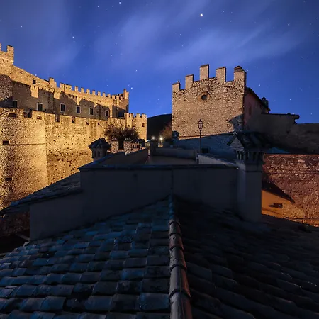Castello Orsini 호텔