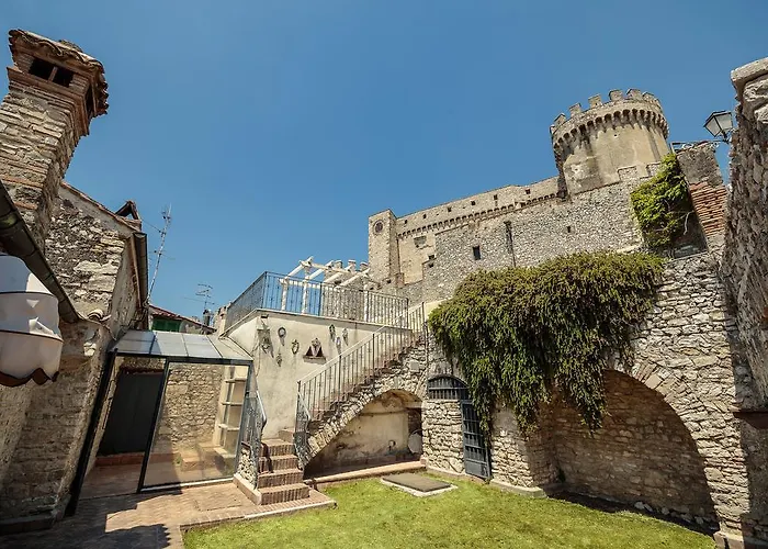 Castello Orsini ホテル 5*